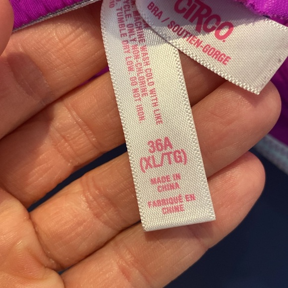In excellent condition, magenta colored bra - Picture 4 of 7
